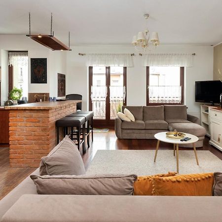 Gdynia Centrum Wyjatkowy Apartament Przy Promenadzie Z Balkonem By Noclegi Renters Luaran gambar