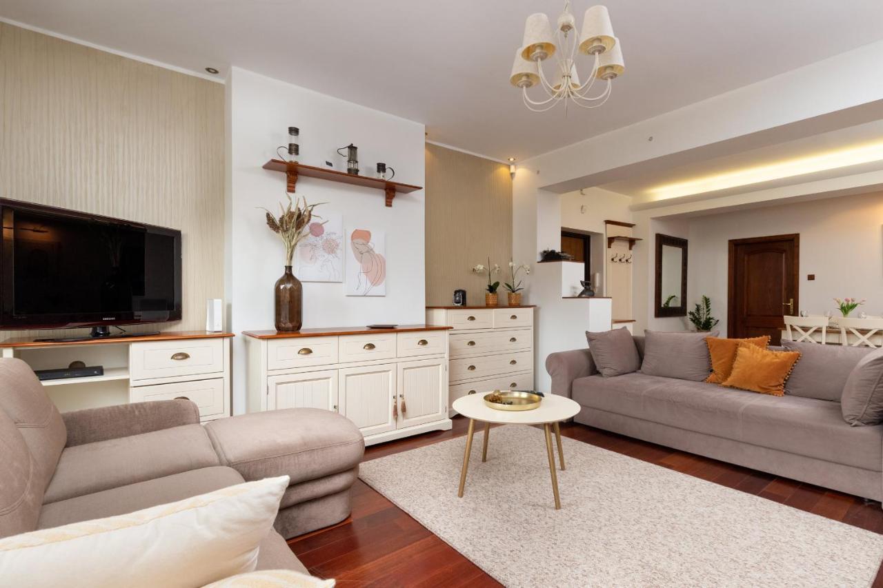Gdynia Centrum Wyjatkowy Apartament Przy Promenadzie Z Balkonem By Noclegi Renters Luaran gambar